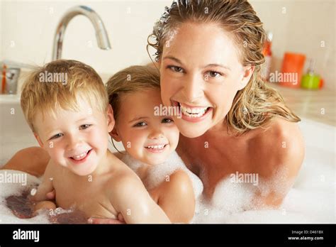 bathing mom porn